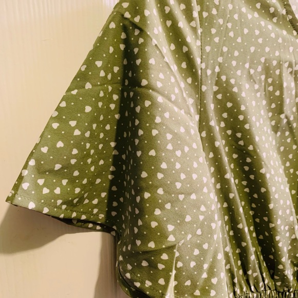 Gomorn size Medium Dress Green with white Hearts Flutter Sleeves - Picture 6 of 8